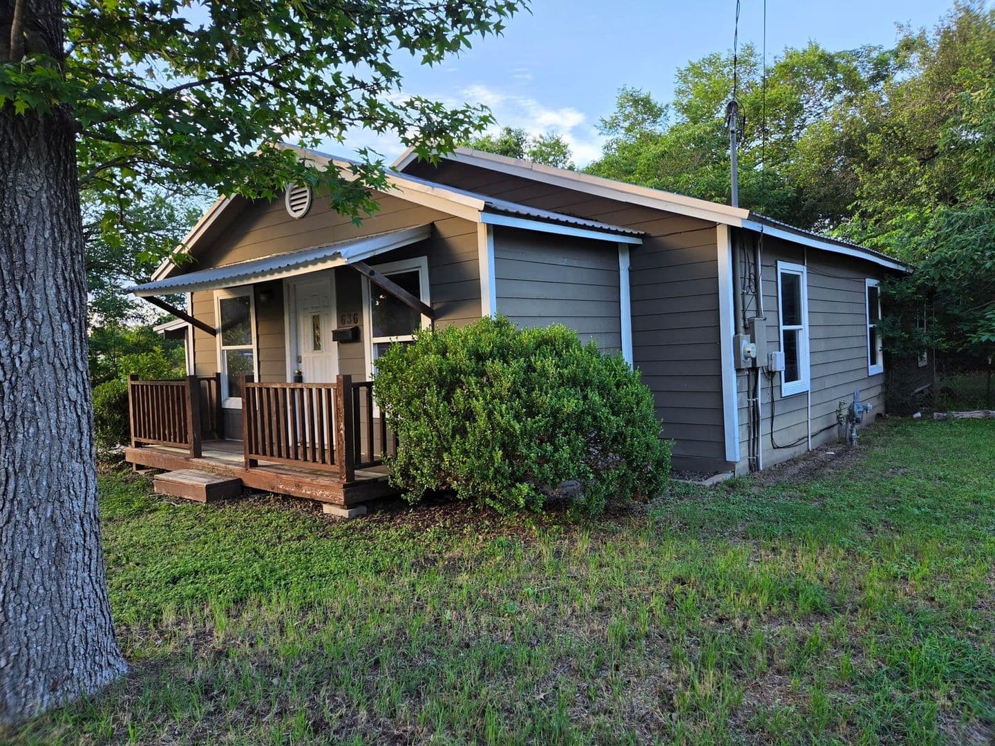 Rockdale House: 636 N Wilcox St