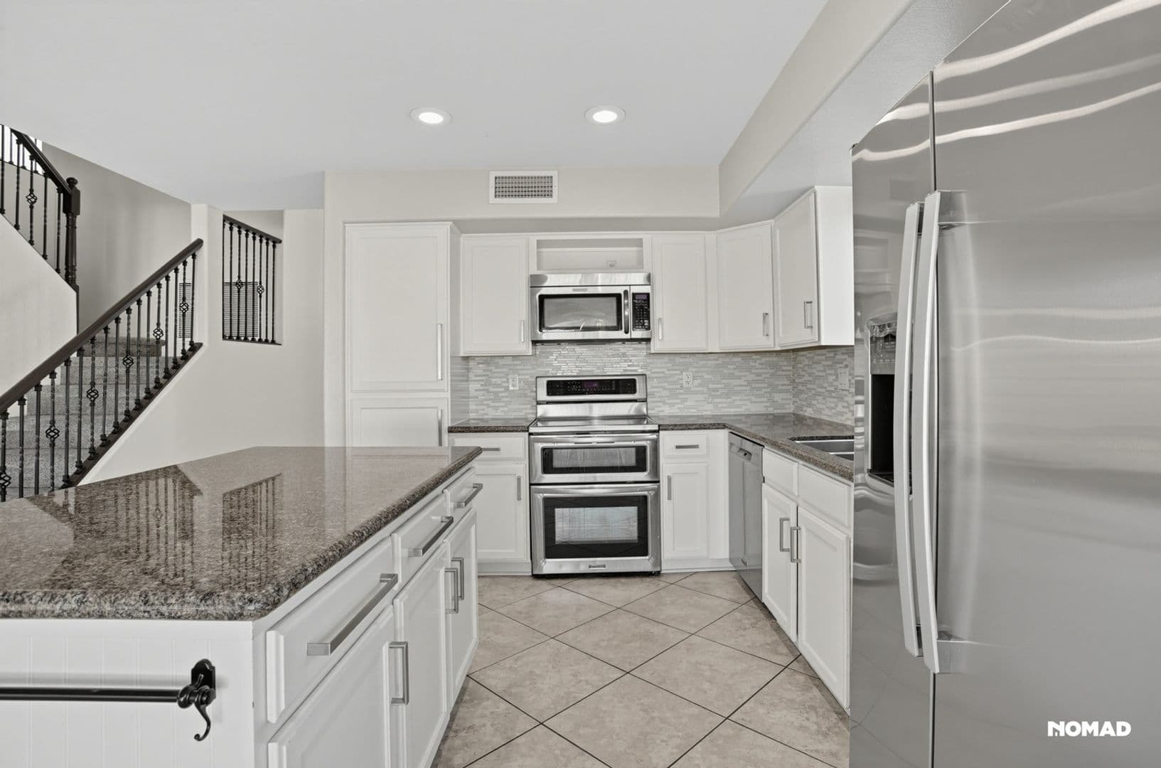 Gilbert House: 141 S Quartz St