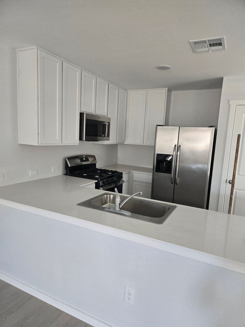 San Antonio House: 2754 Jasper Stone