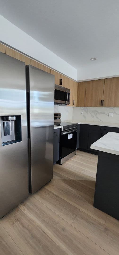 North Hollywood Townhome: 5729 N Klump Ave
