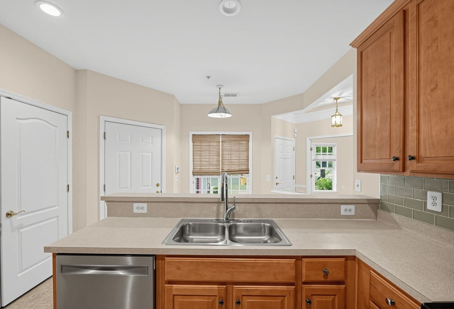 Odenton Townhome: 1504 Sapphire Ct