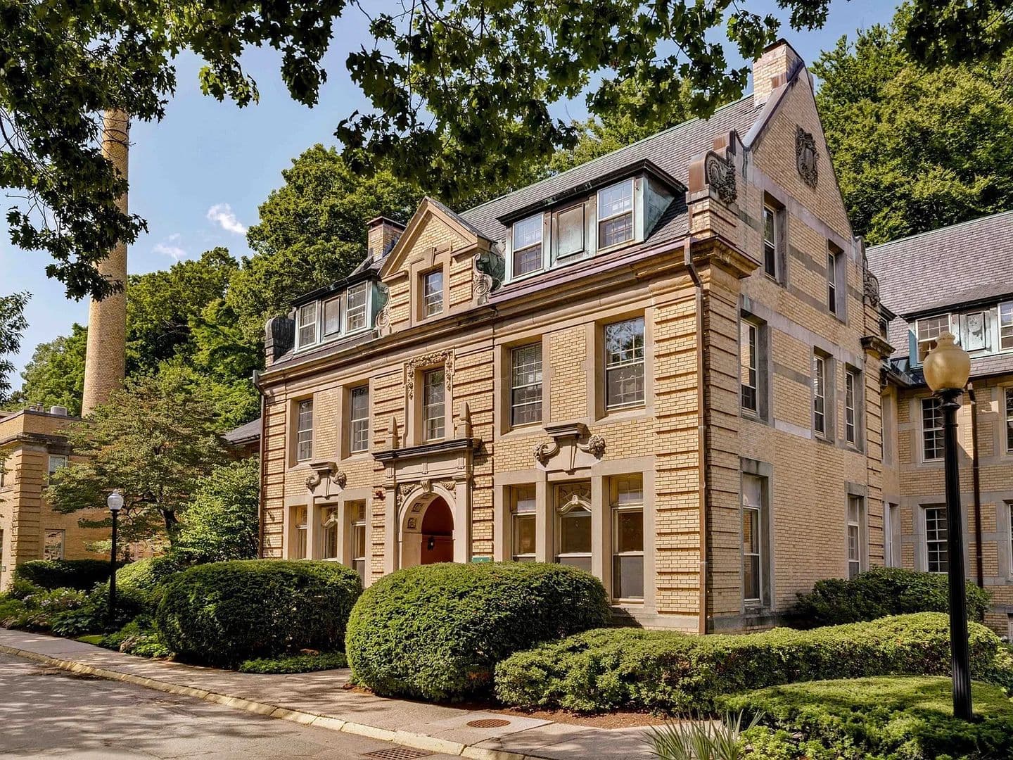 Brookline Condo: 65 Glen Rd