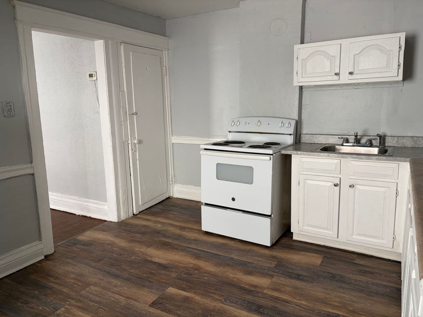 Rochester Townhome: 90 Fairbanks St
