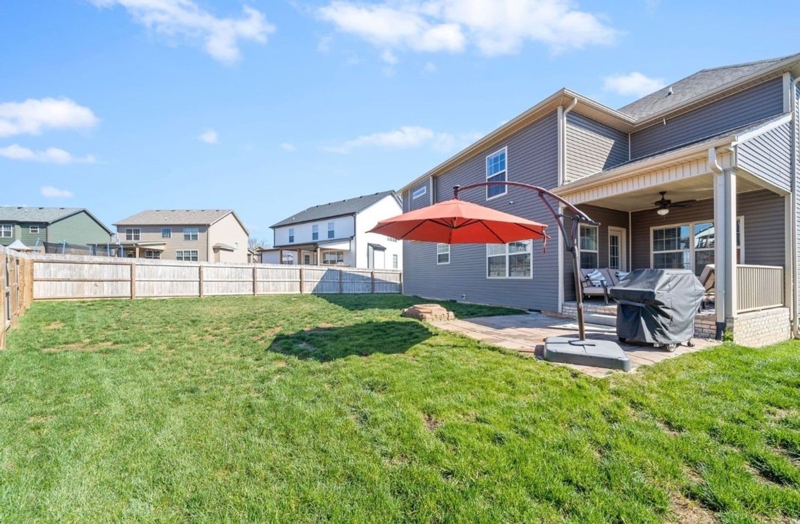 Clarksville House: 718 Banister Dr