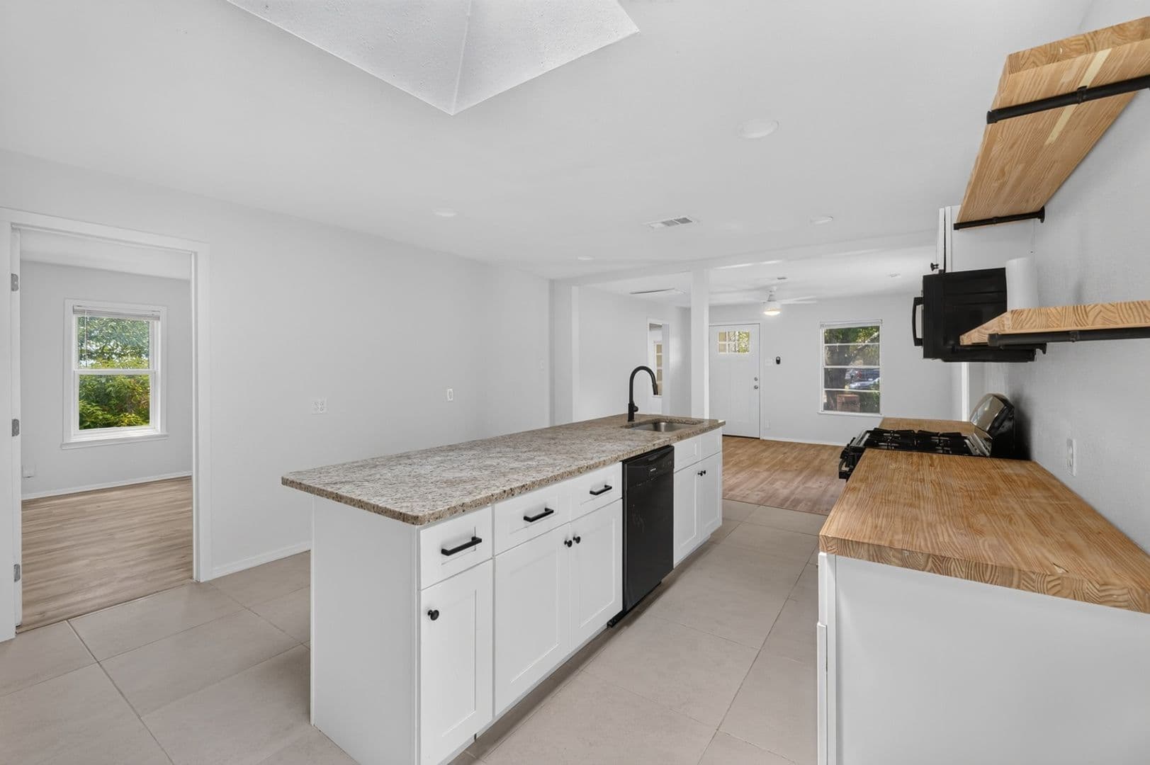 San Antonio House: 2906 Christian Dr