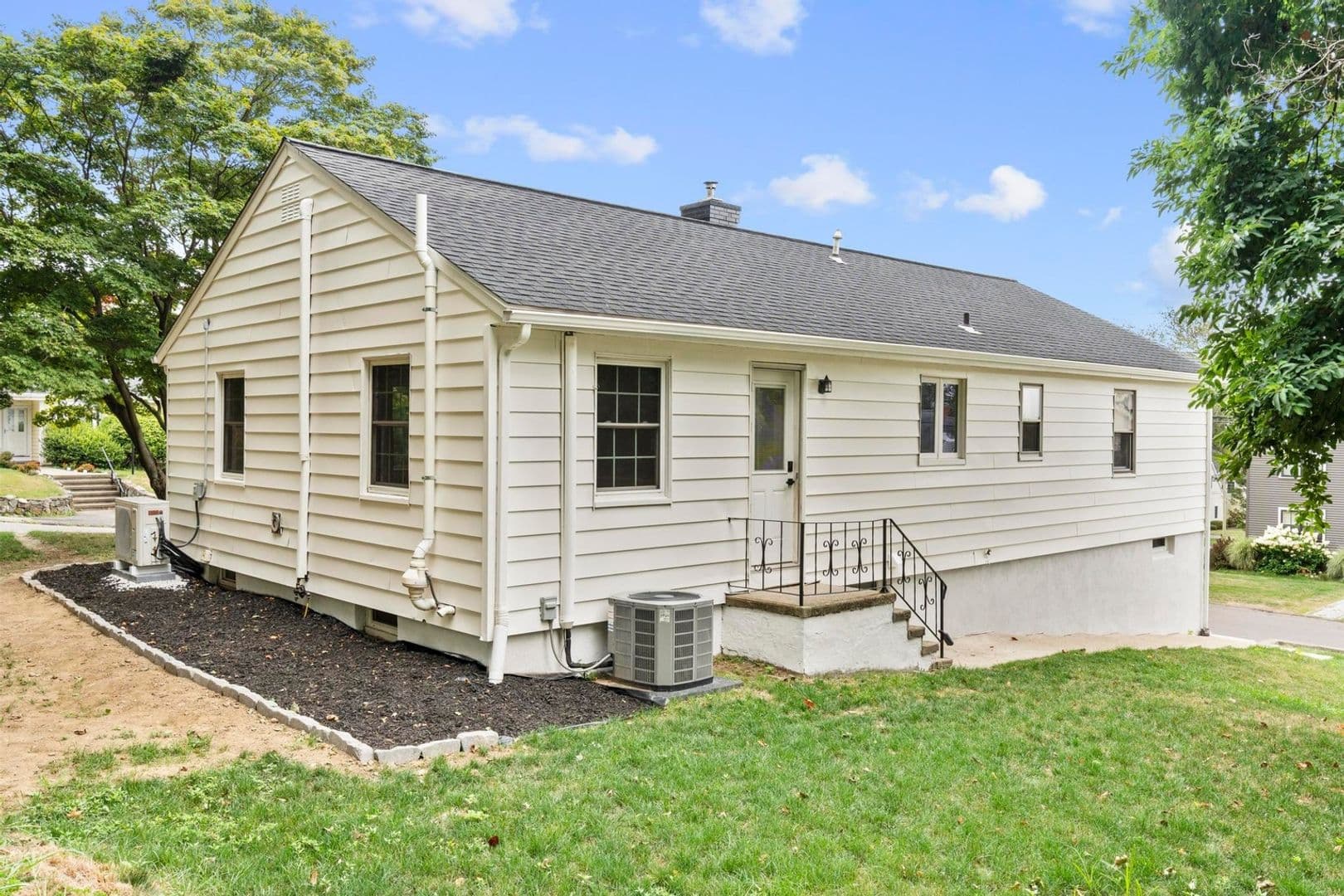 Milford House: 109 Bryan Hill Rd