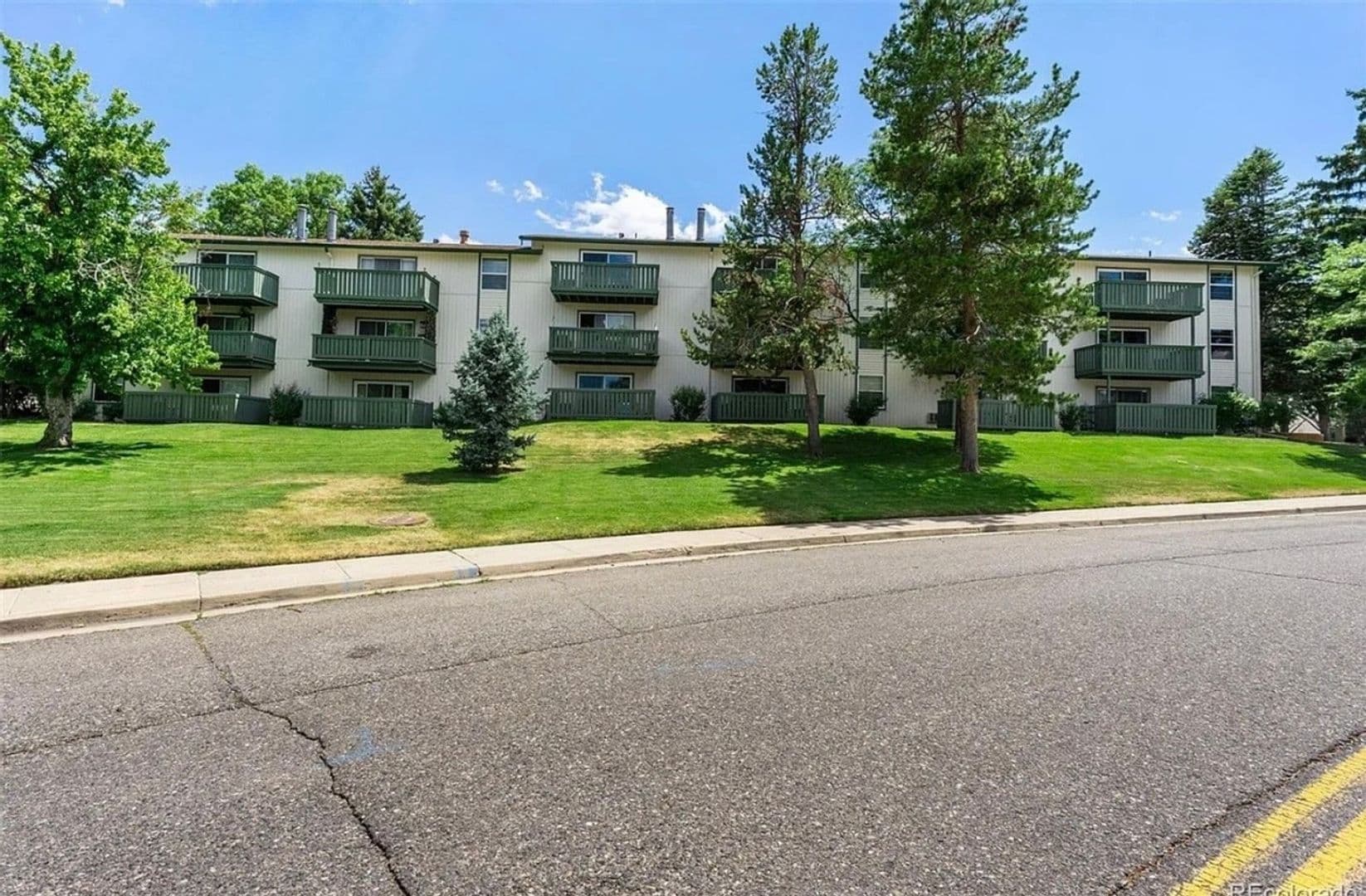 Aurora Condo: 2120 S Vaughn Way