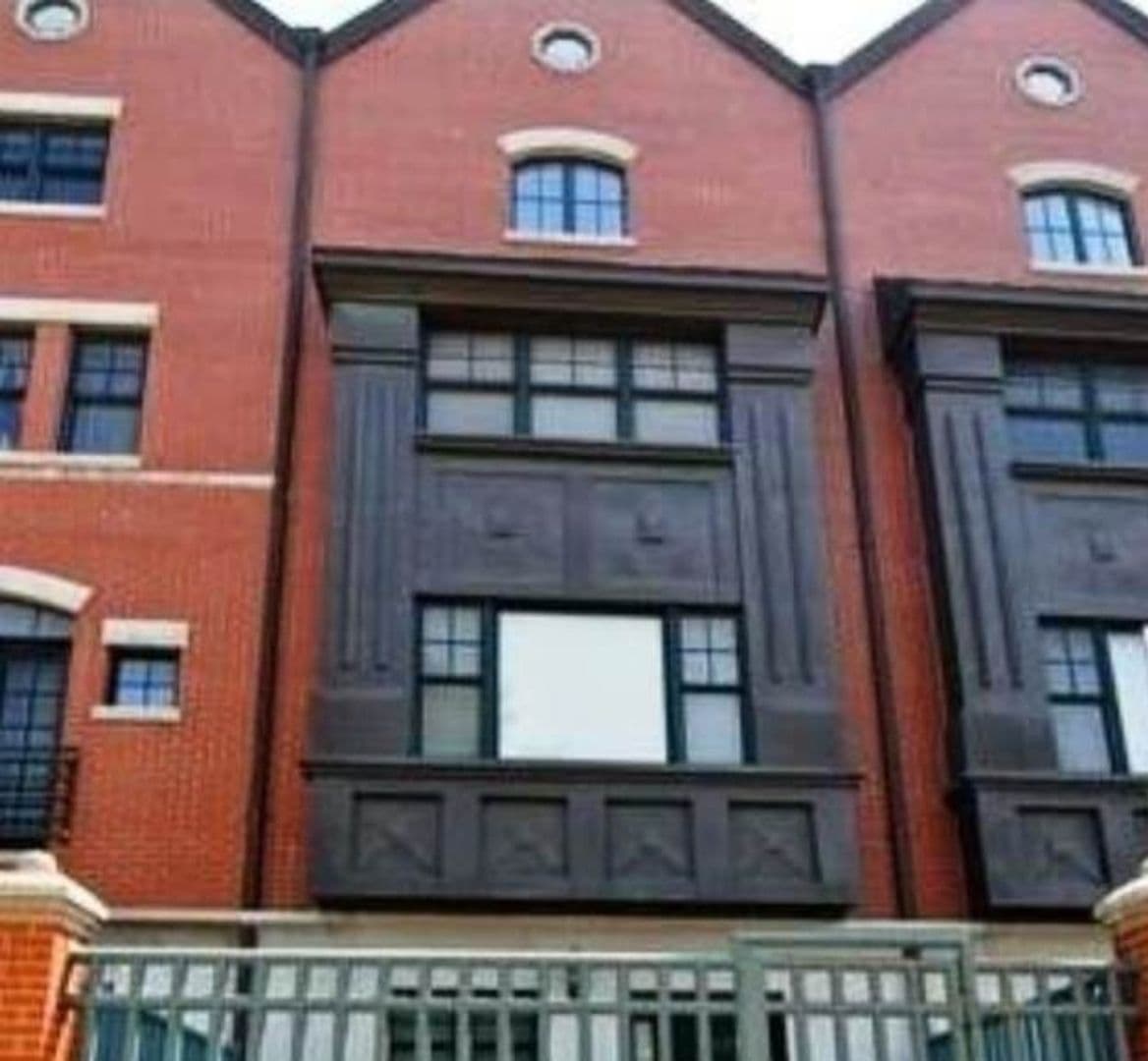 Chicago Townhome: 4325 W Peterson Ave