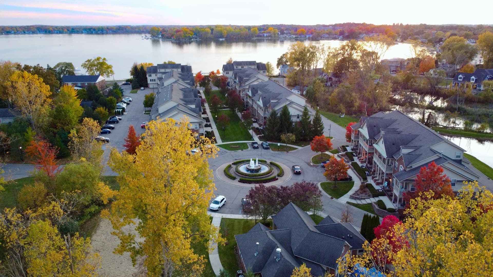 Walled Lake Condo: 422 Old Pine Way