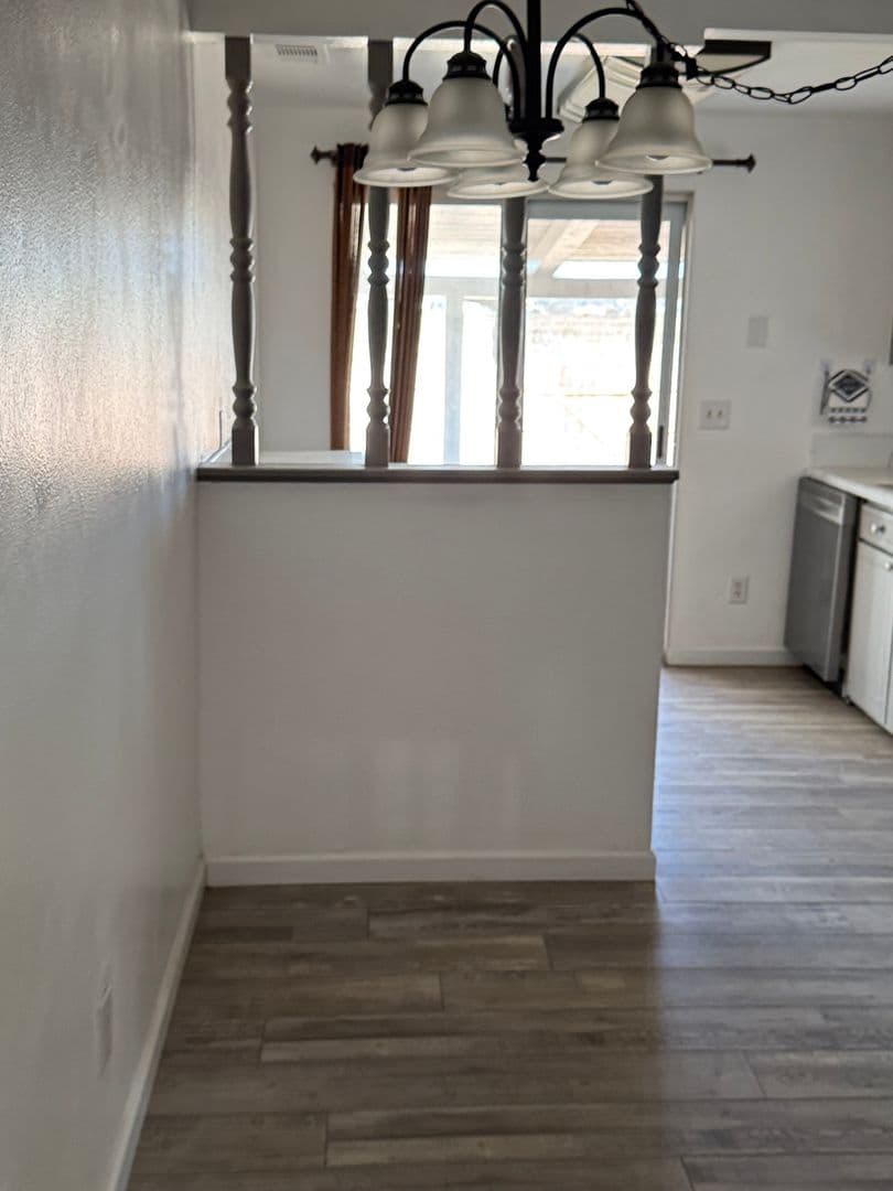 Visalia House: 16534 Avenue 291