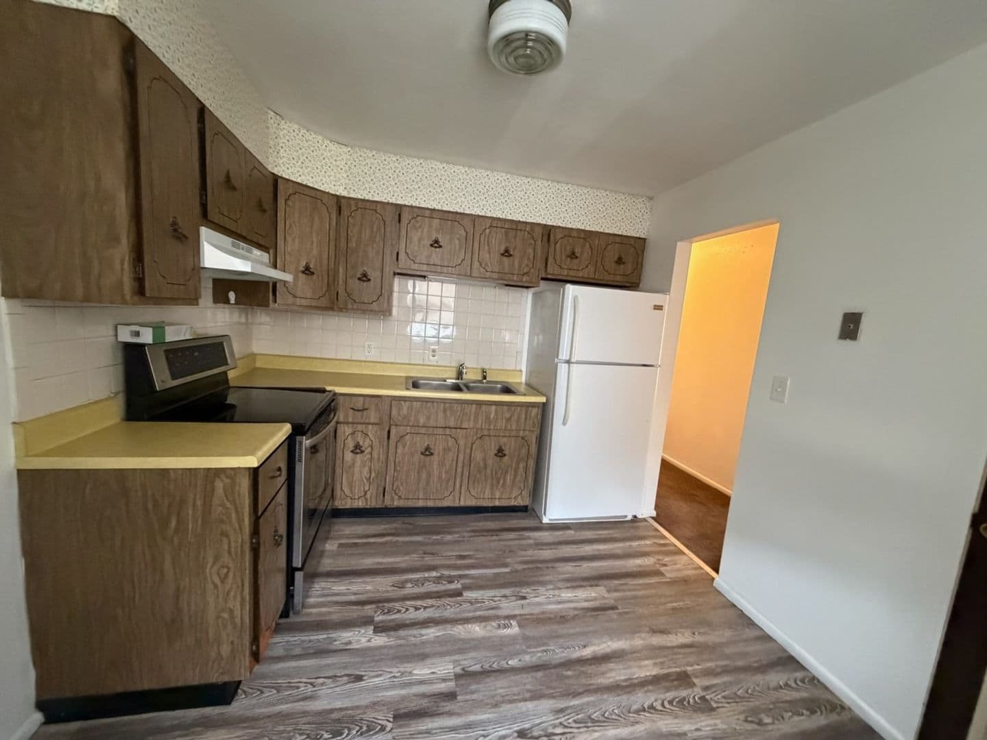 Belleville Townhome: 704 S High St