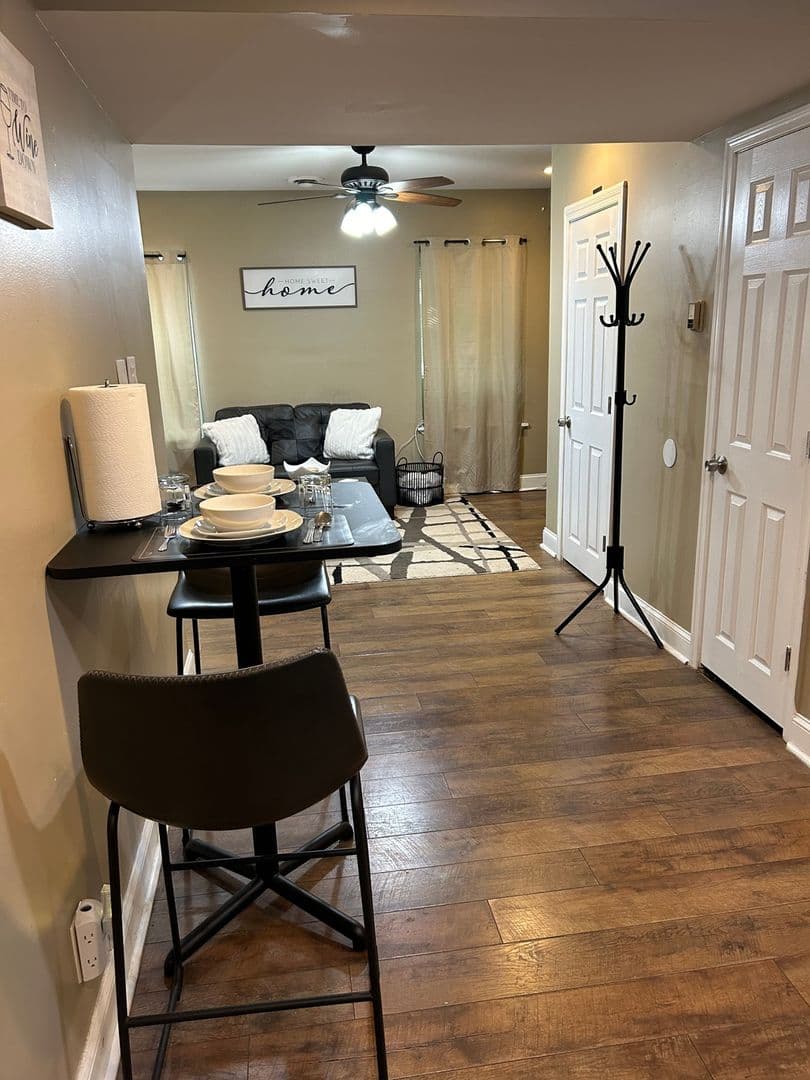 Wilimington Townhome: 1103 W 7th St