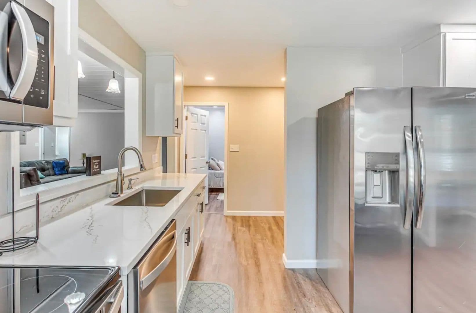 Whiteville House: 208 E Columbus St