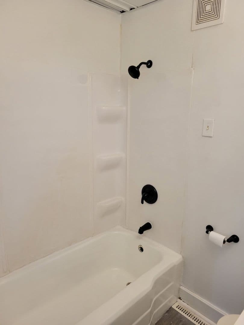 Saginaw Townhome: 1420 Adams St