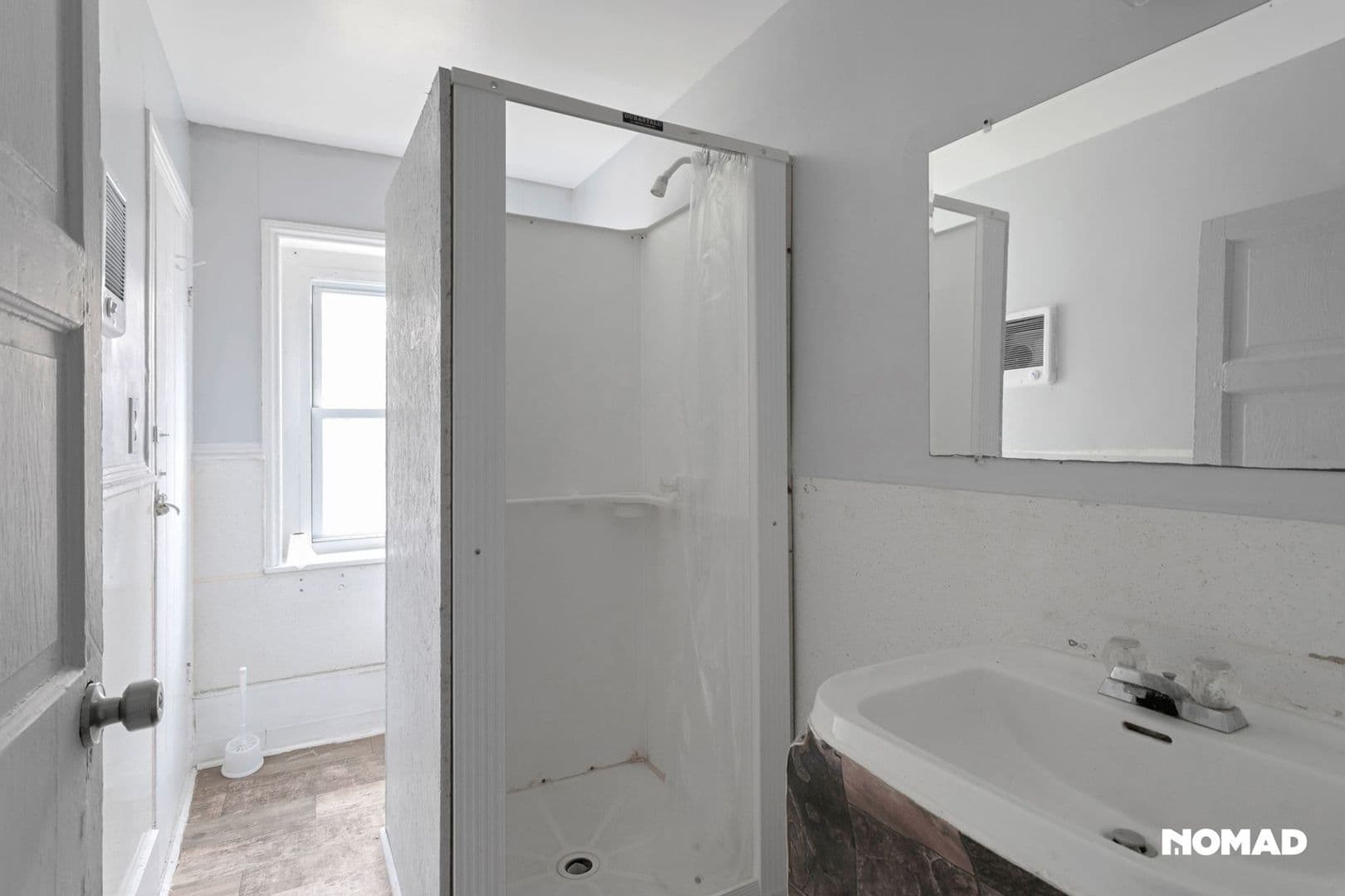 Salem Townhome: 380 E Broadway