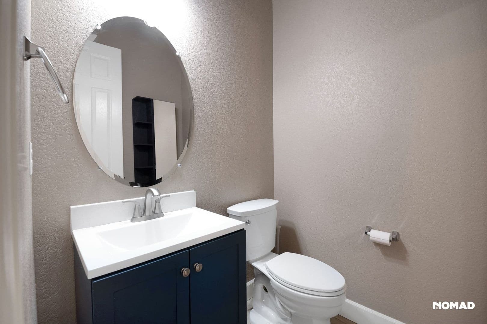 Aurora House: 26926 E Davies Pl