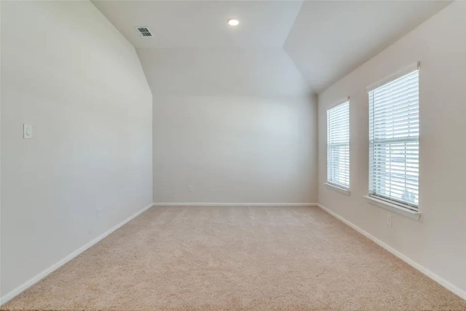 Royse City House: 213 Corcovado Ave