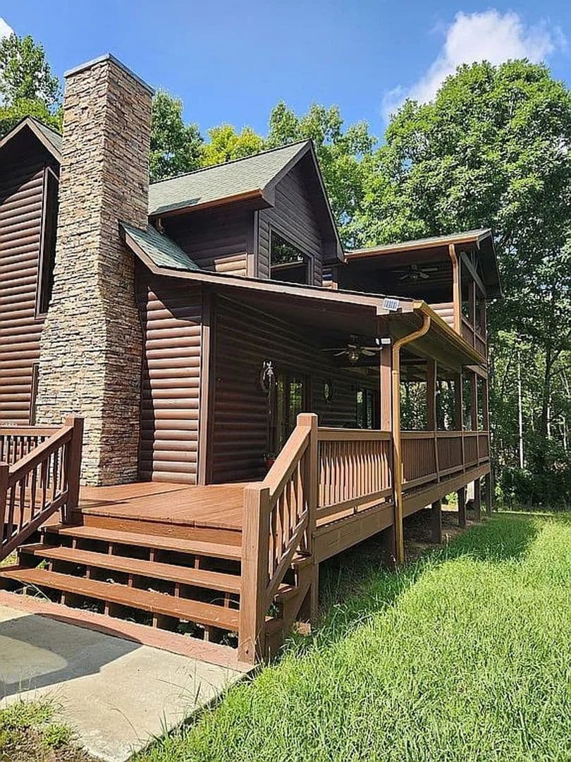 Blairsville House: 161 Clay Dr