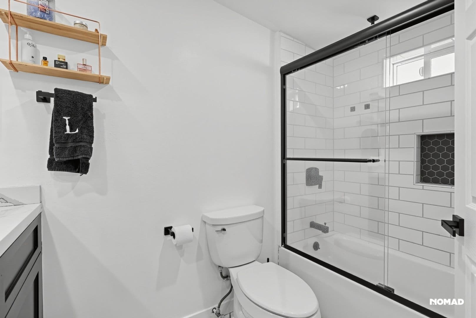 Los Angeles House: 4875 Wicopee Ave