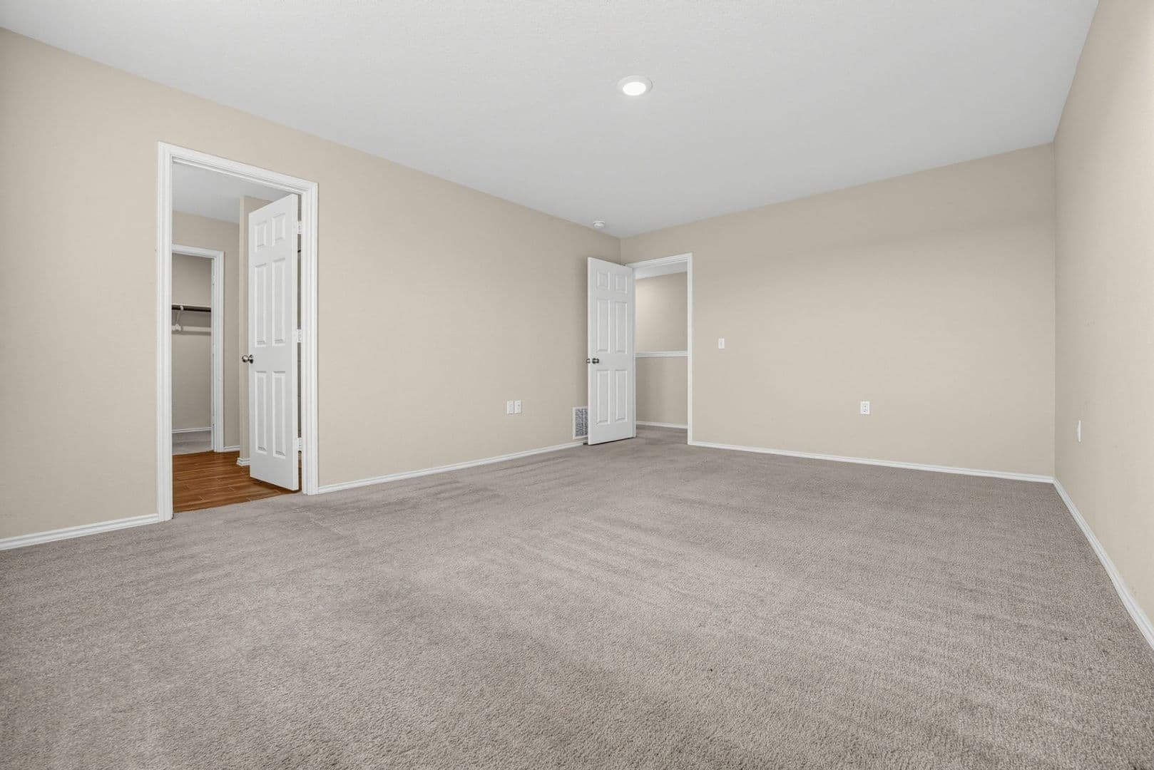 Manor House: 11111 Mestengo Dr