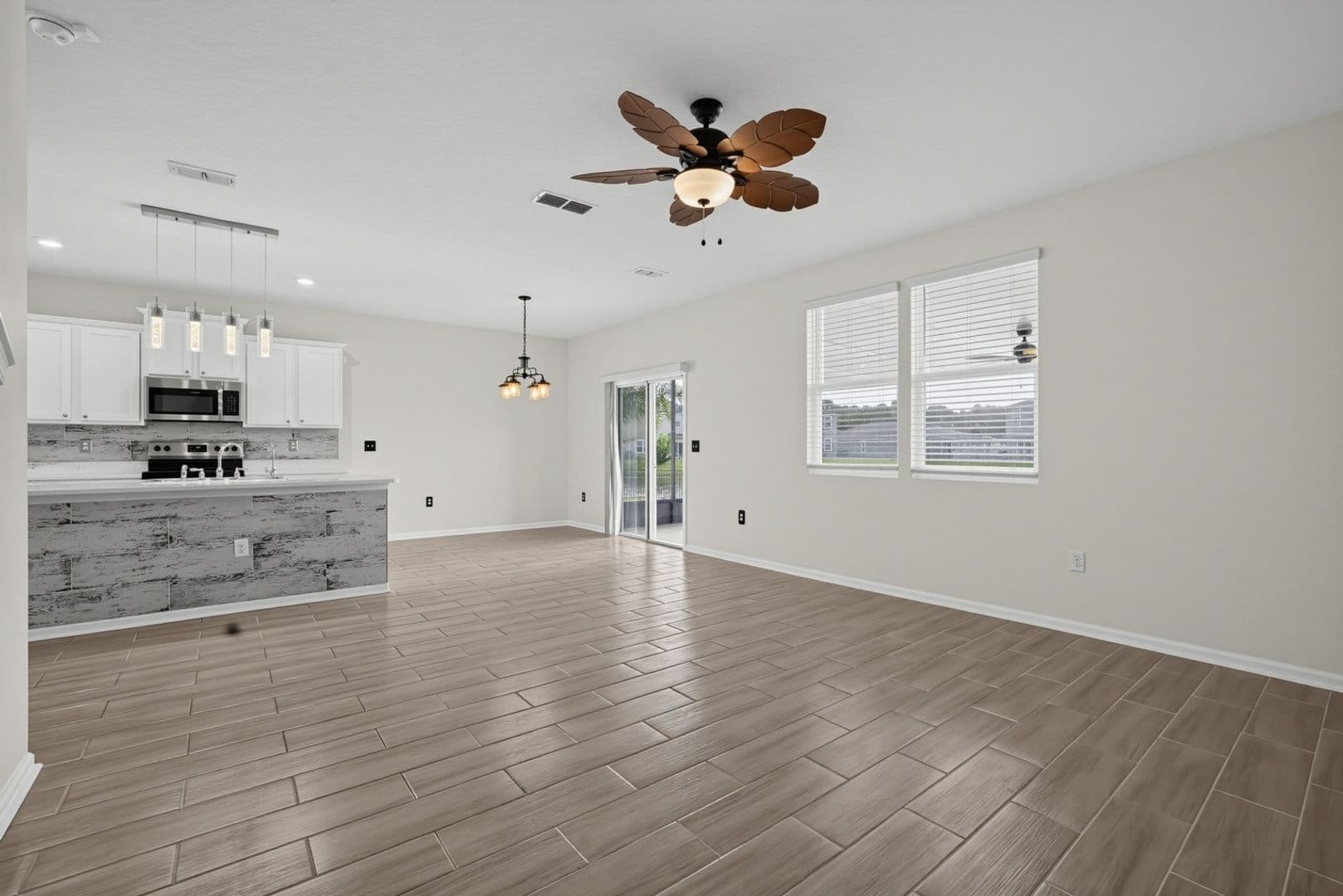 Jacksonville House: 3512 Guppy Ct
