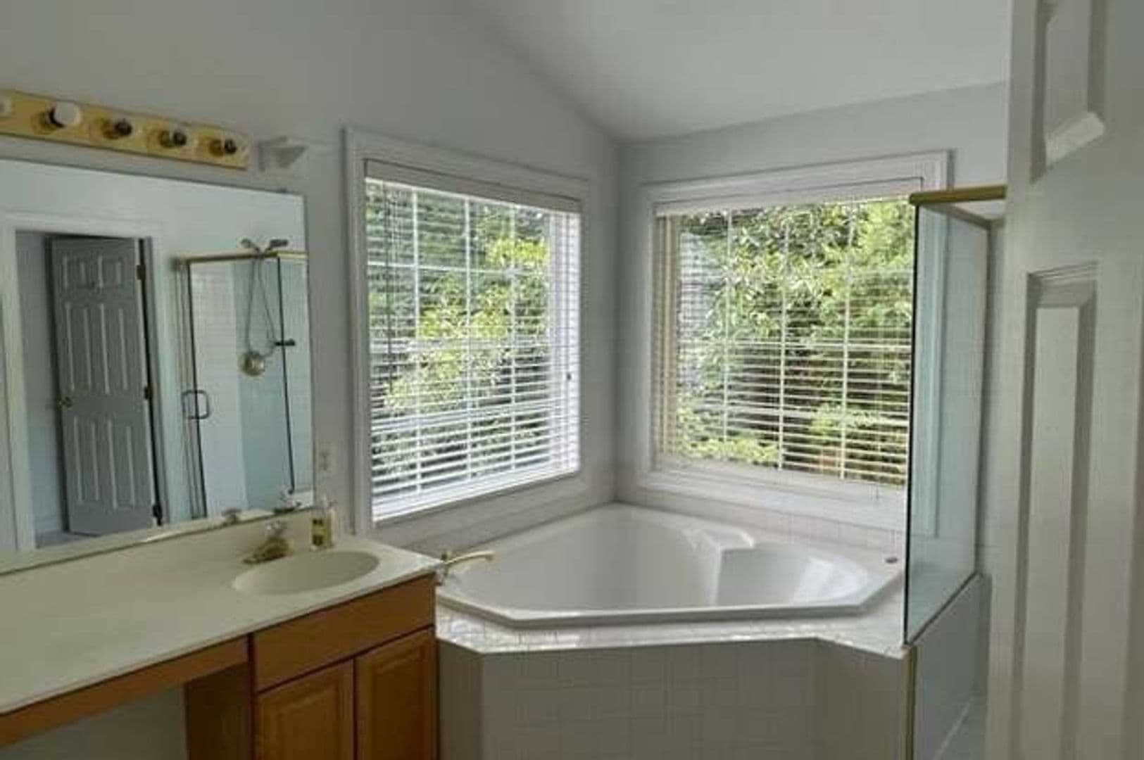 Falls Church House: 3359 Roundtree Estates Ct
