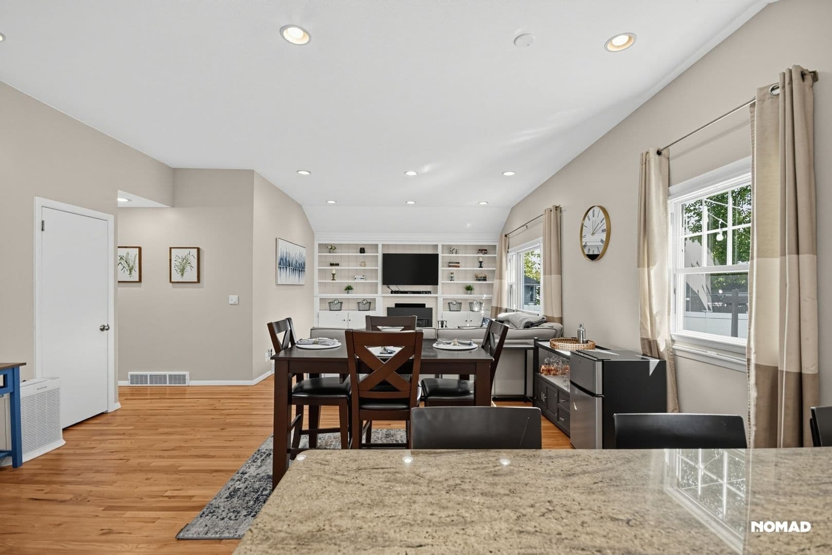 Newington House: 80 Knollwood Rd