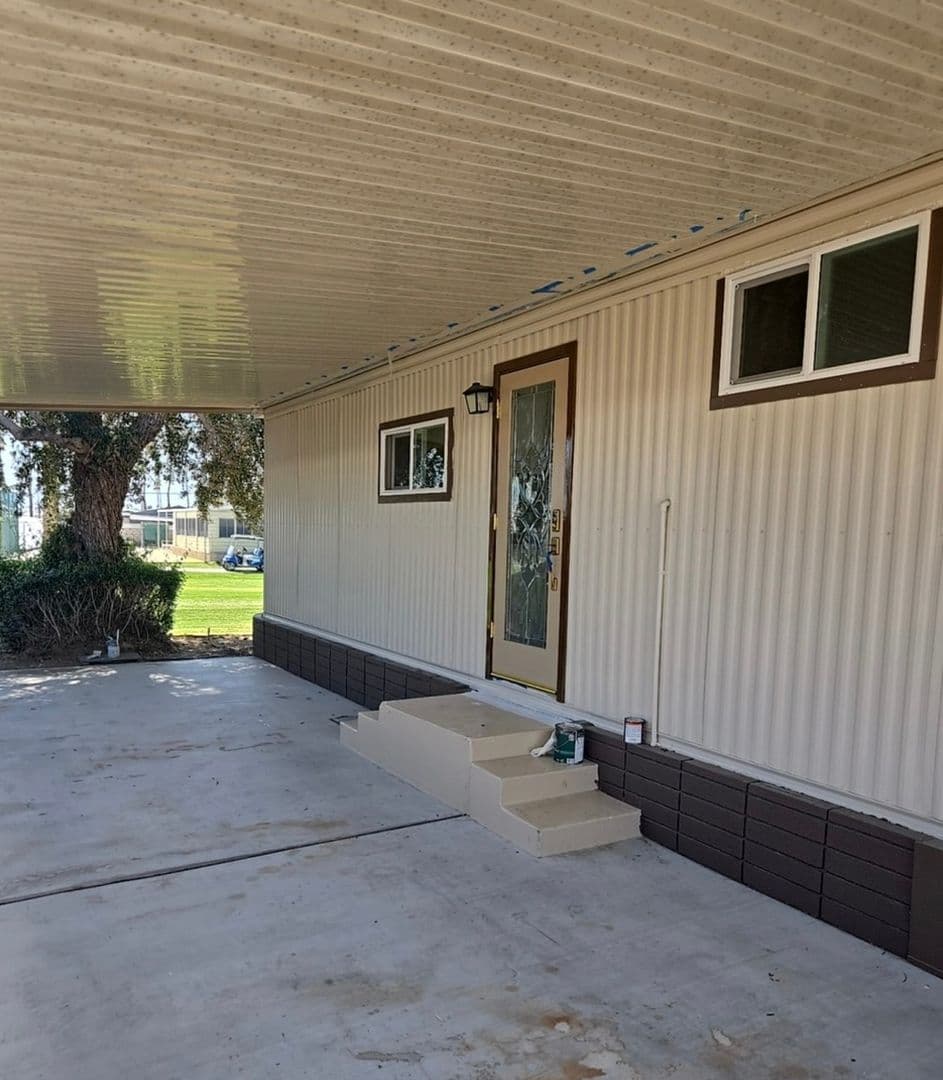 Thousand Palms House: 73537 Algonquin Pl