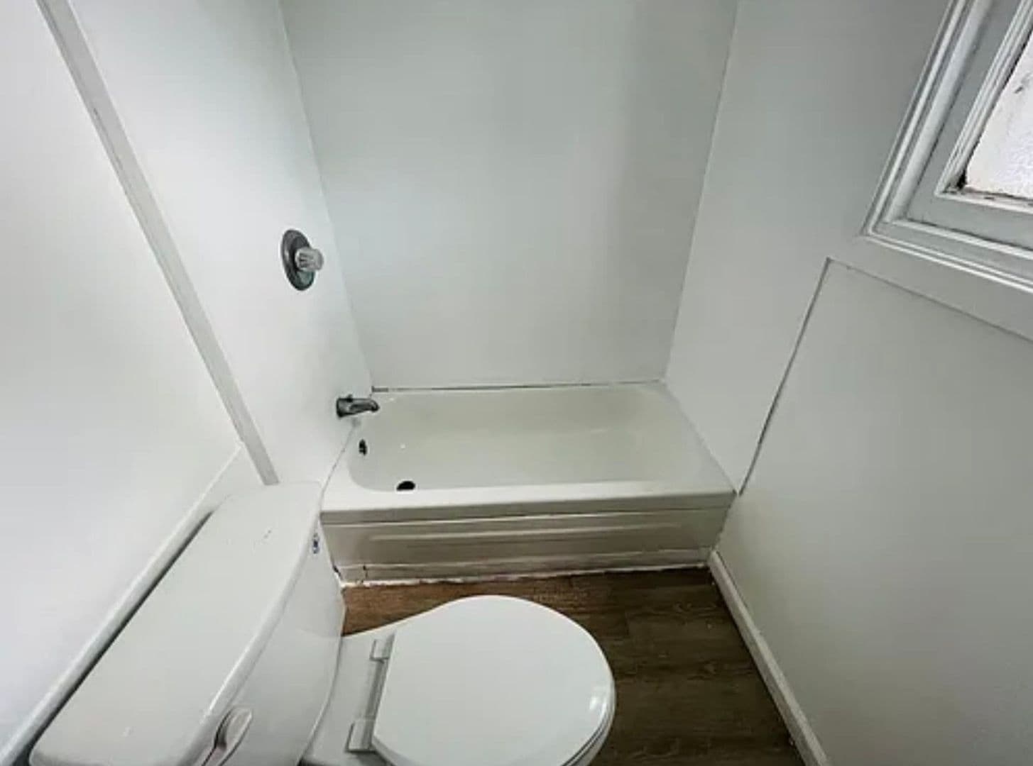 Buffalo Townhome: 327 Hampshire St