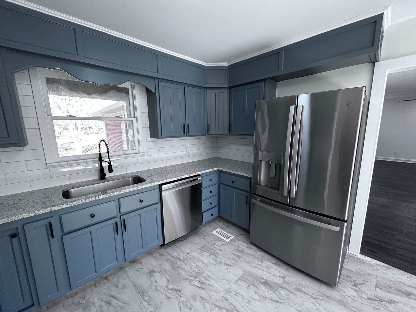 Columbia House: 3700 Cairnbrook Ct