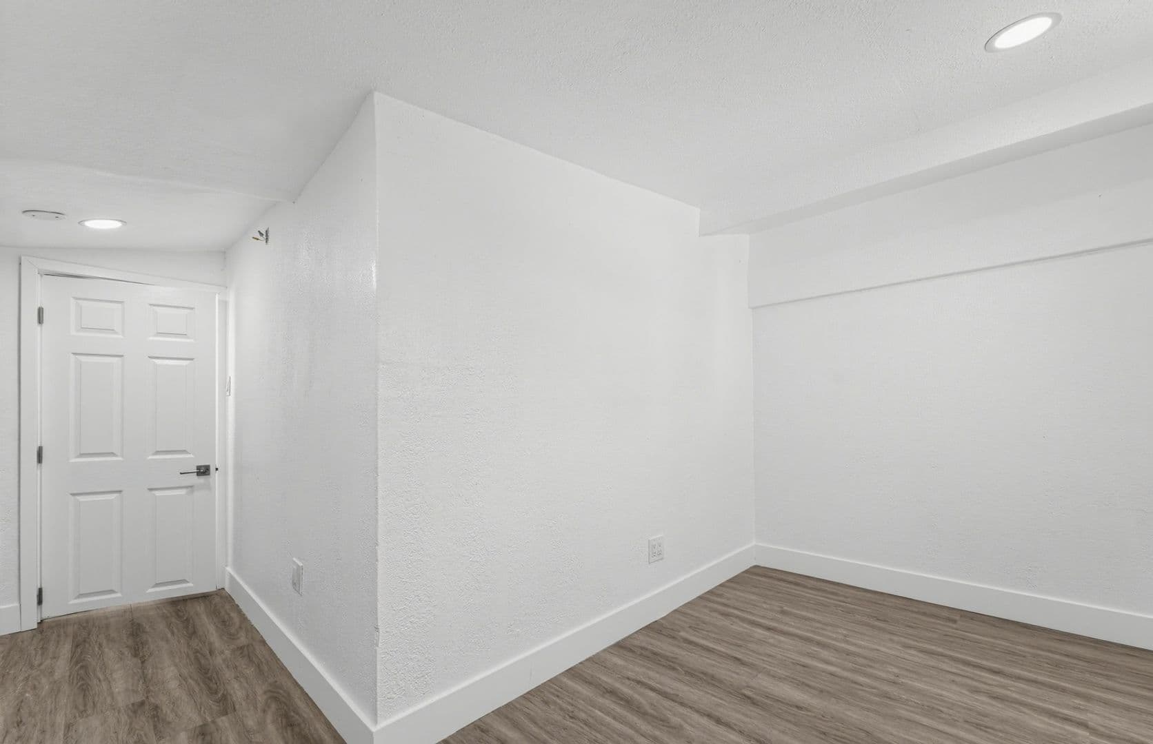 Los Angeles Townhome: 2703 Alsace Ave