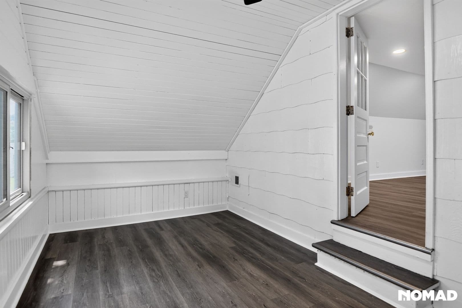 Hampton Townhome: 8 Charles st Unit B