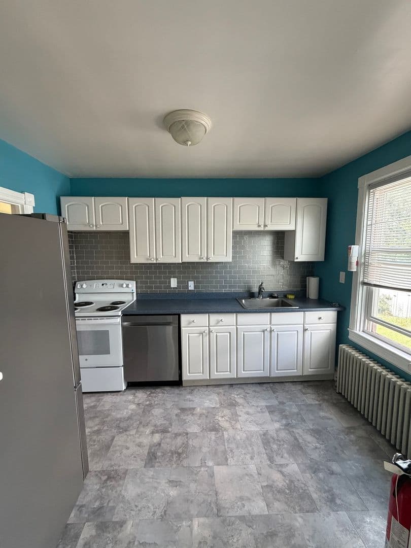 Paulsboro Townhome: 648 Beacon Ave