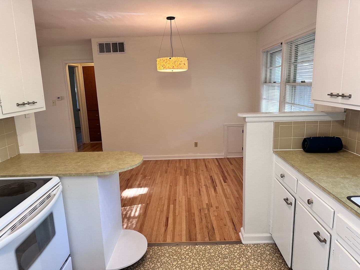 Wichita House: 829 S Watson Ln