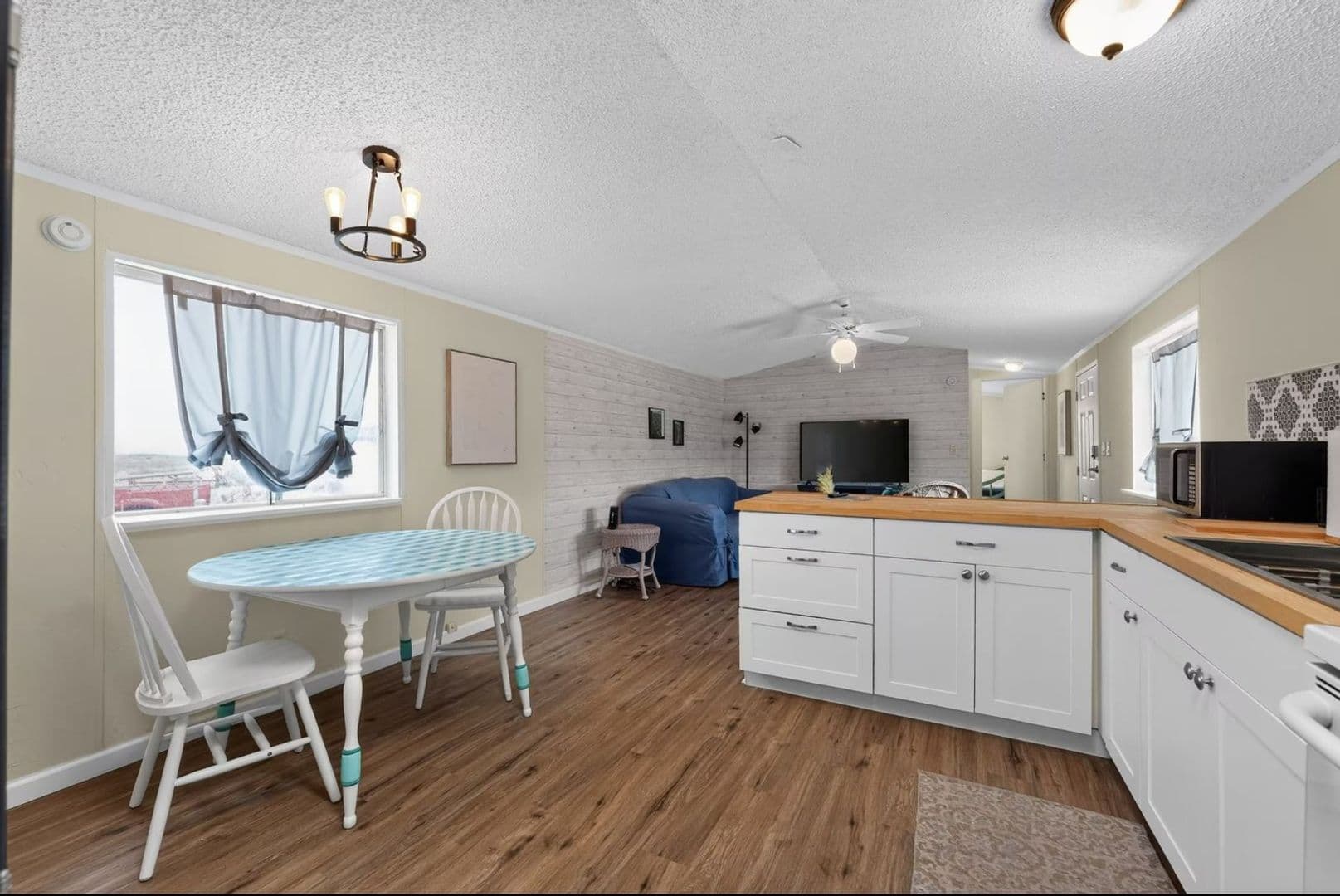 Casa Grande House: 11484 N Cordell St