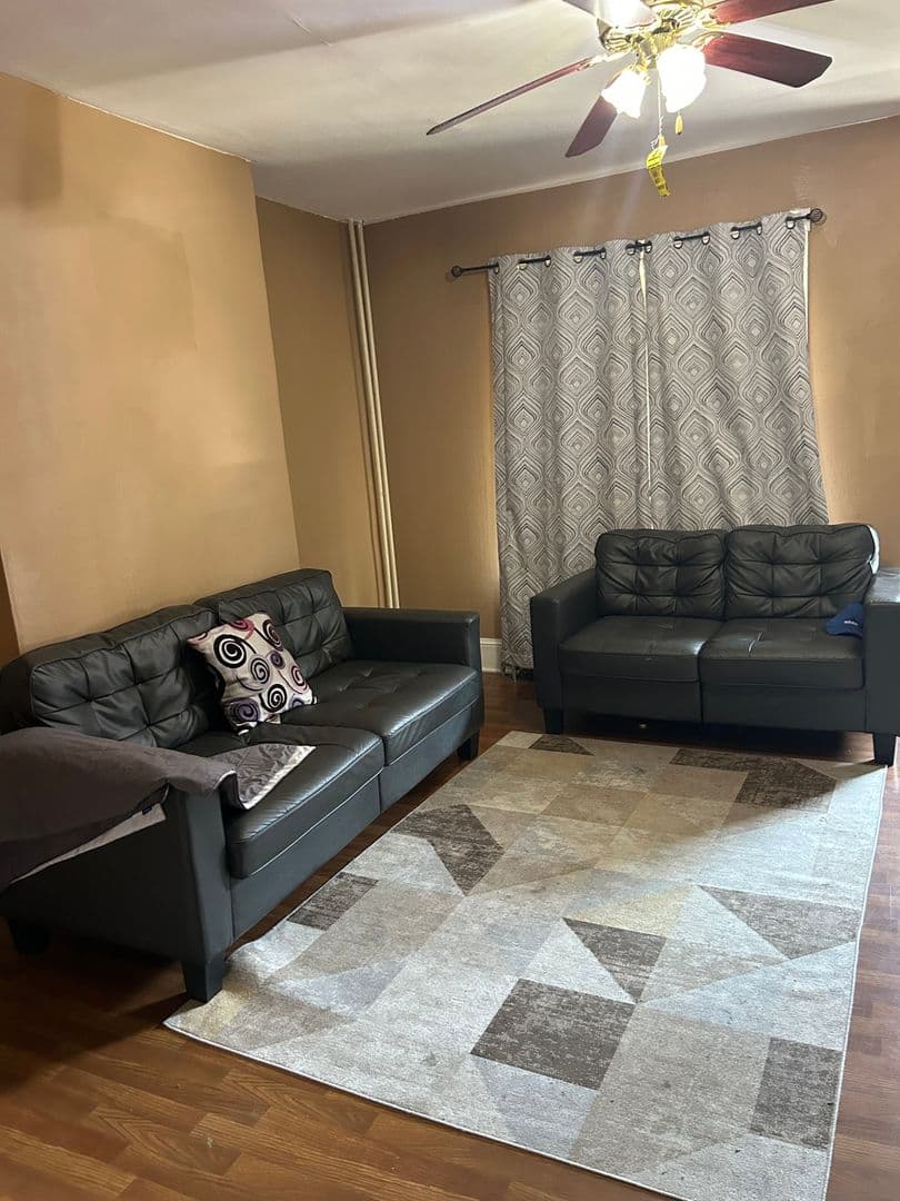 Wilmington House: 7 E 25th St