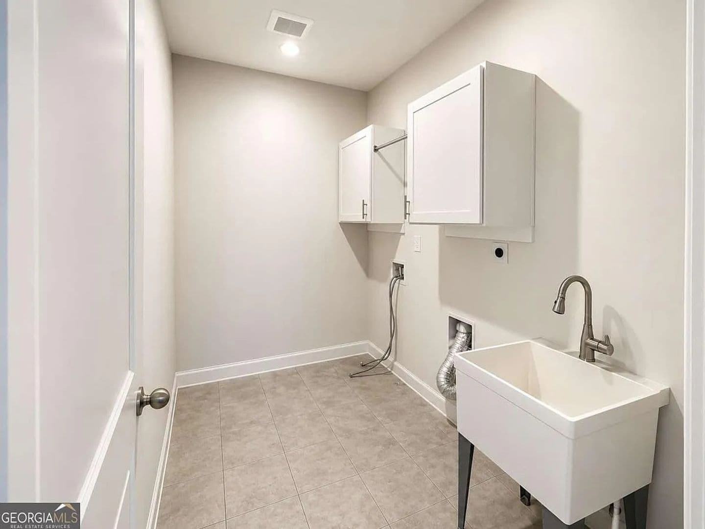 Mableton House: 1099 Hibiscus Way SW
