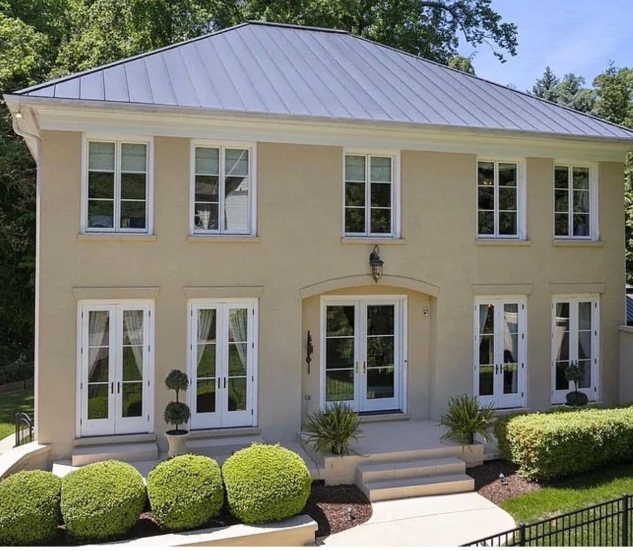 Raleigh House: 3617 Carlow Ct