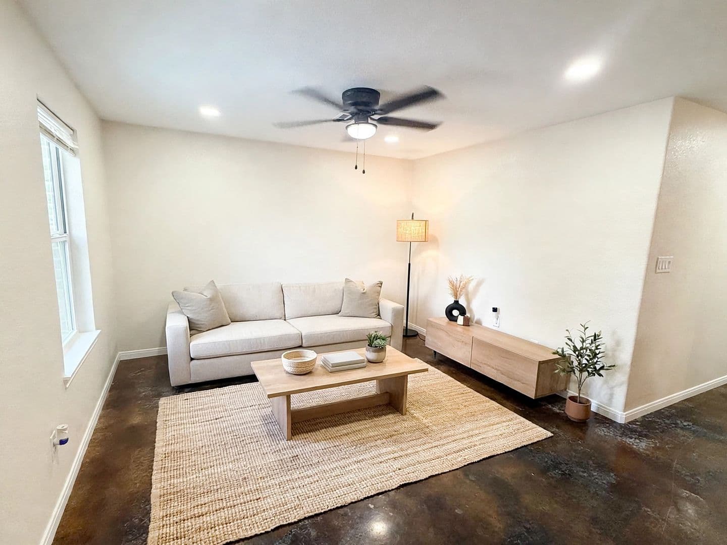 Waco Townhome: 1716 N 12th St