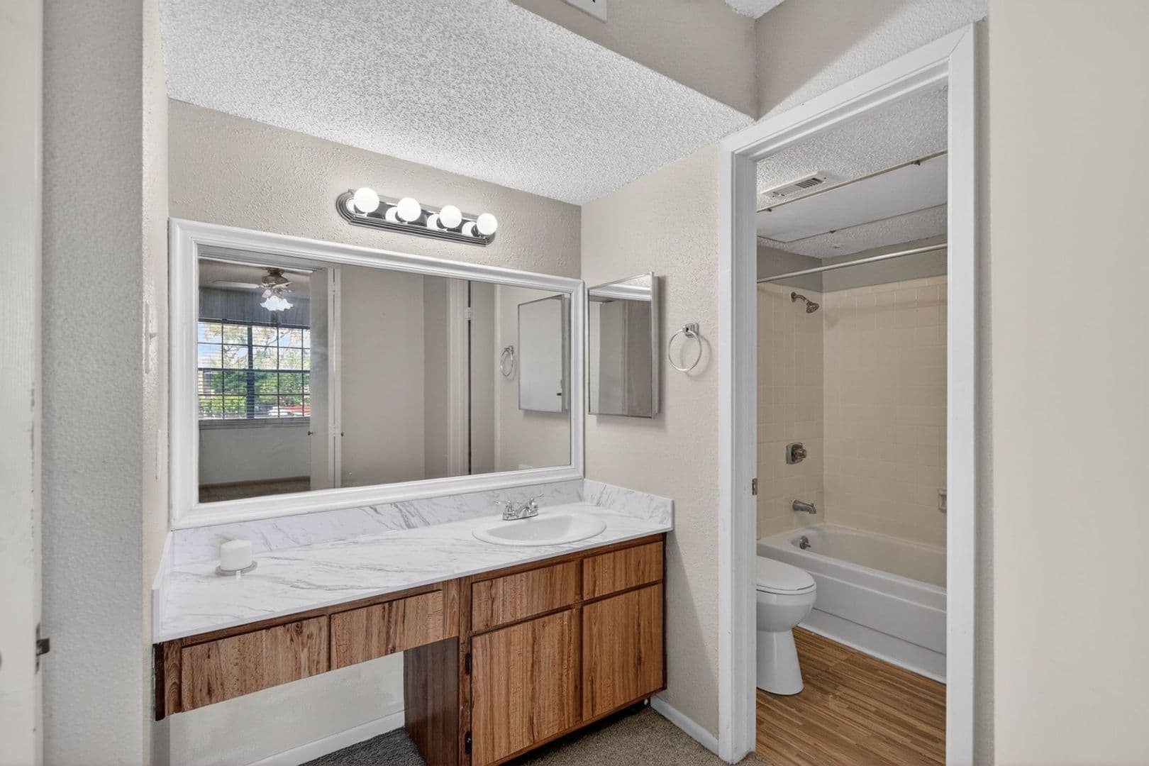 Houston Condo: 2800 Jeanetta St