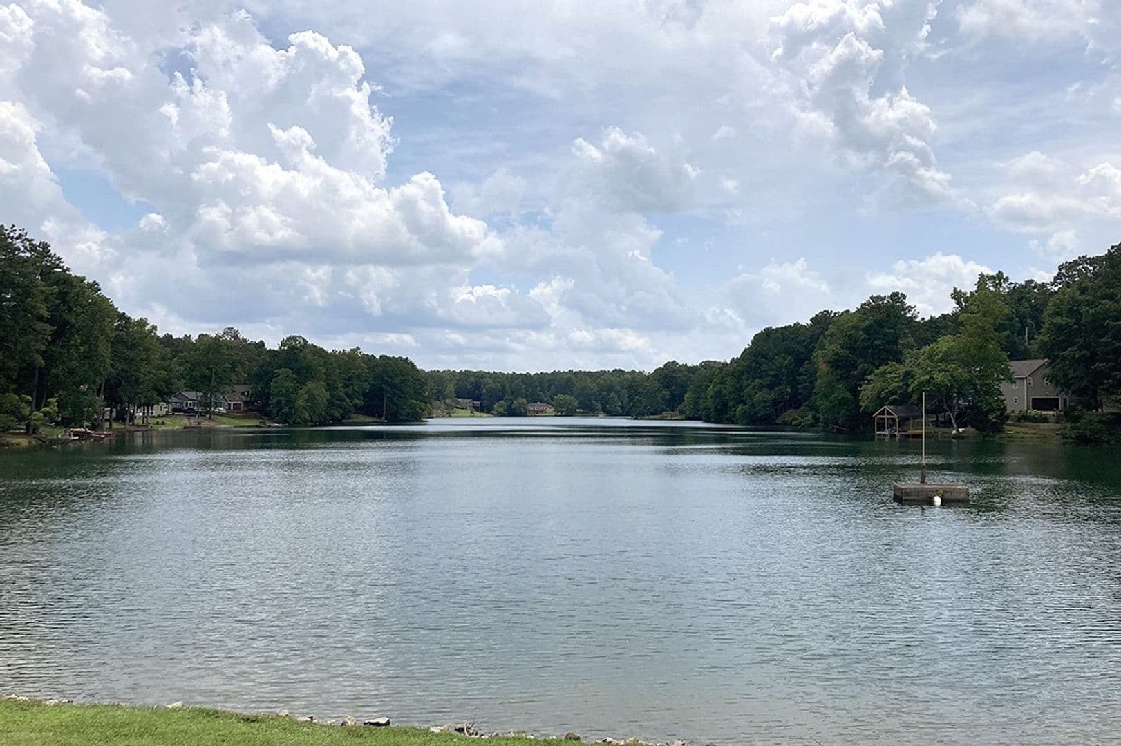 Villa Rica House: 1370 Fernwood Ct