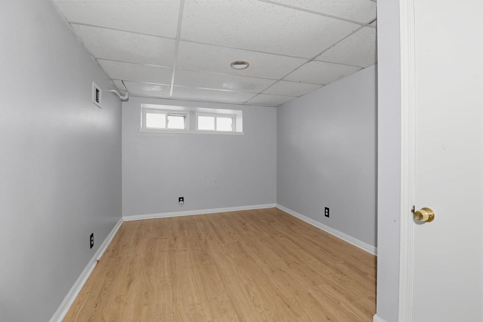 Crystal Lake House: 6414 W Hillside Rd