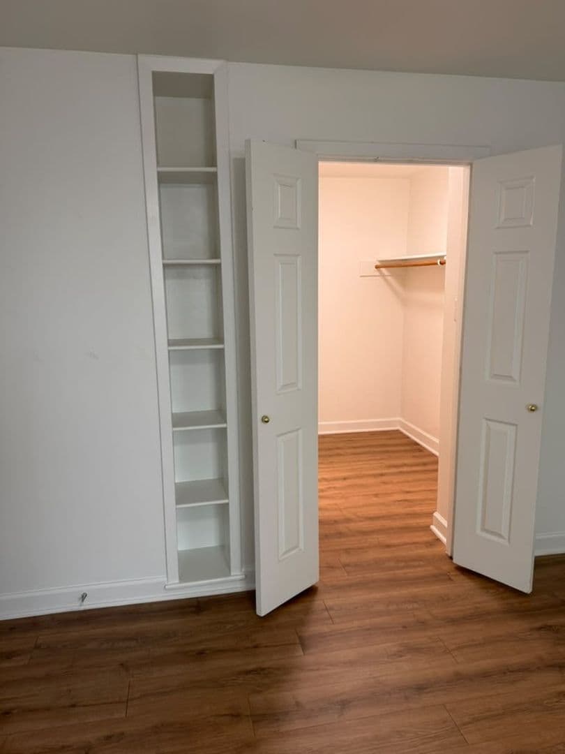 Houston Condo: 2744 Briarhurst Dr