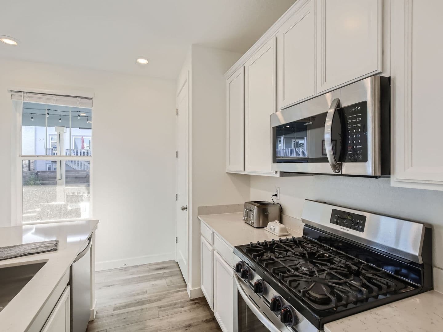 Longmont House: 12885 Bay St