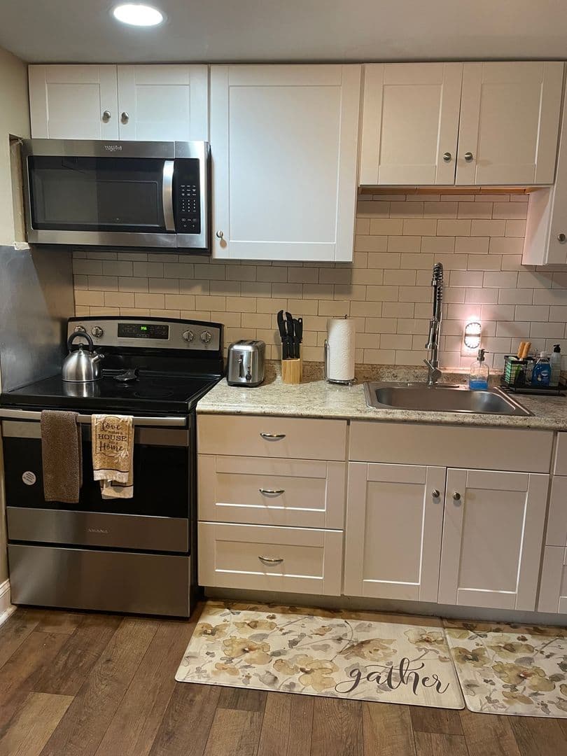 Wilimington Townhome: 1103 W 7th St