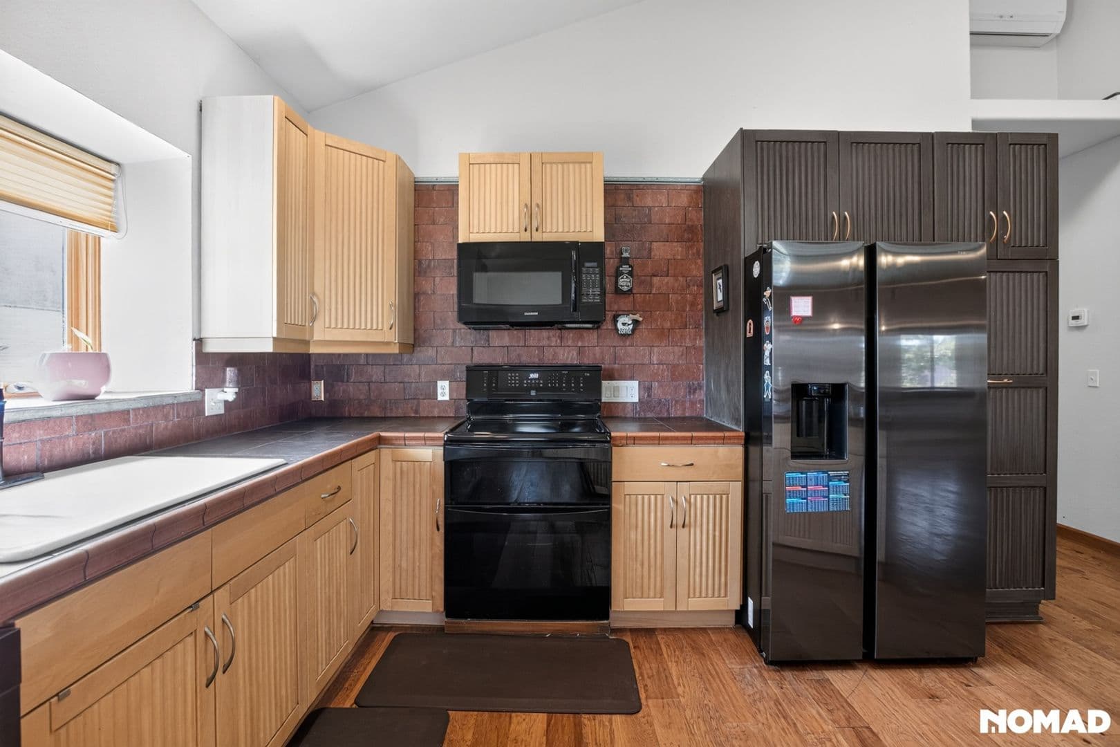 Ashland House: 230 Patterson St