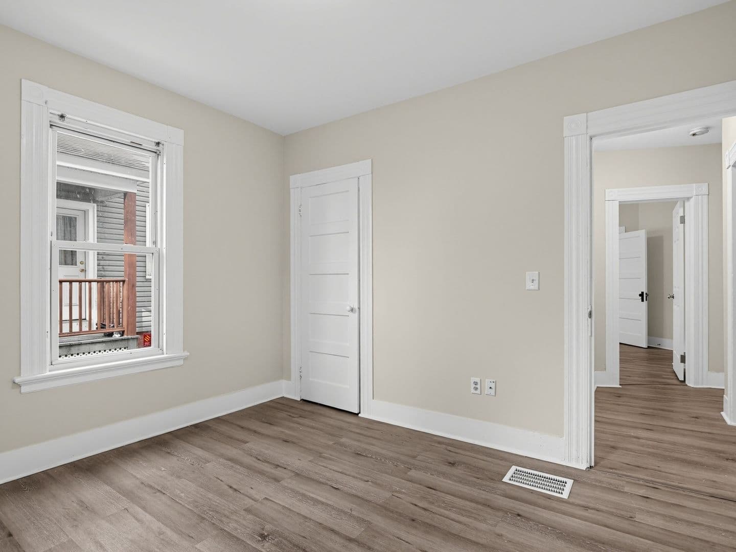 Derby Townhome: 10 Cottage St