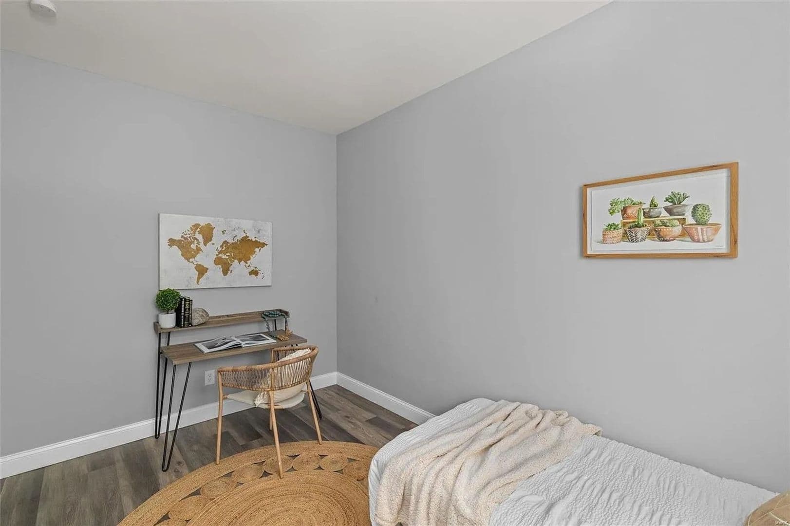Saint Louis House: 4406 Ellenwood Ave