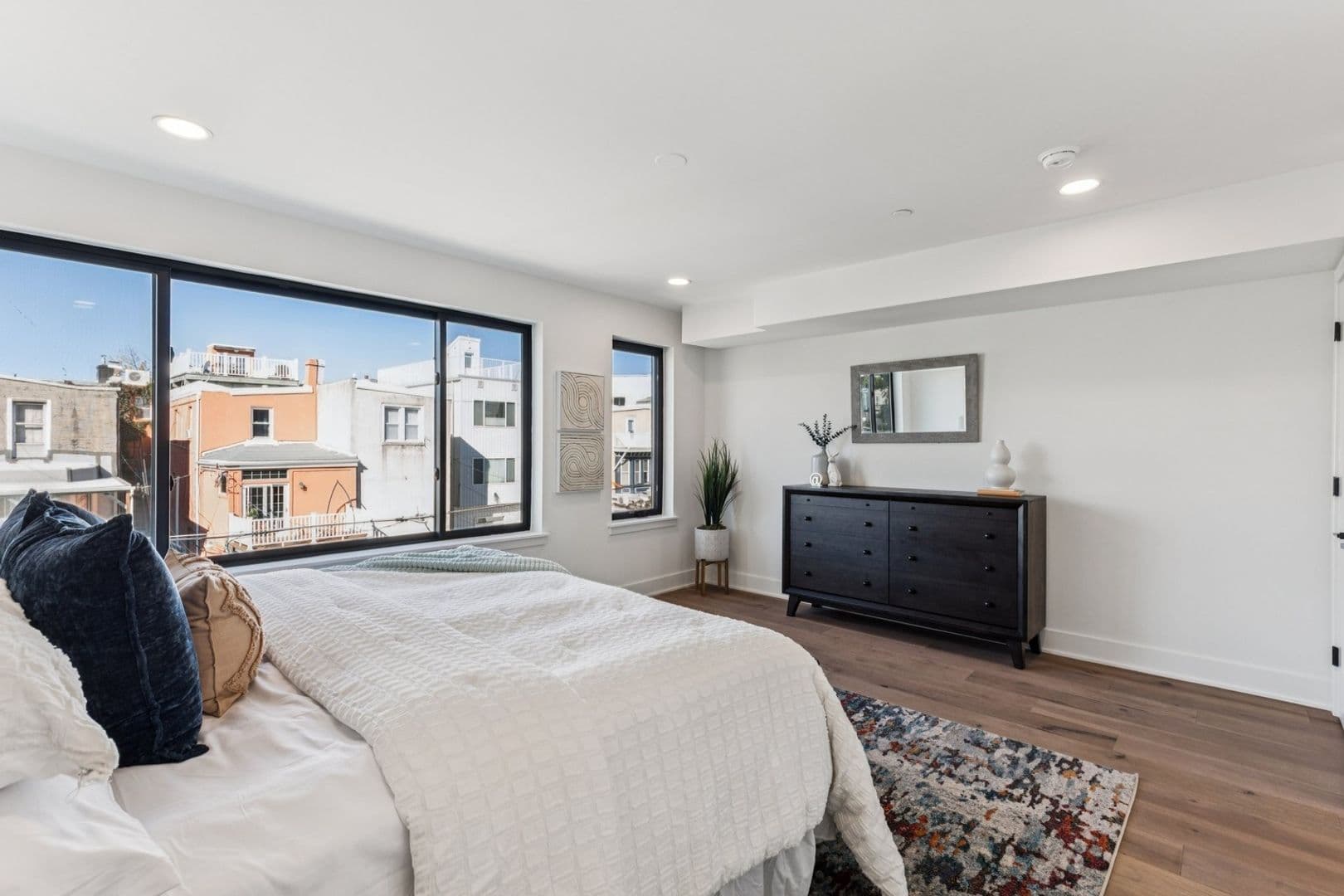 Philadelphia House: 739 N Capitol St
