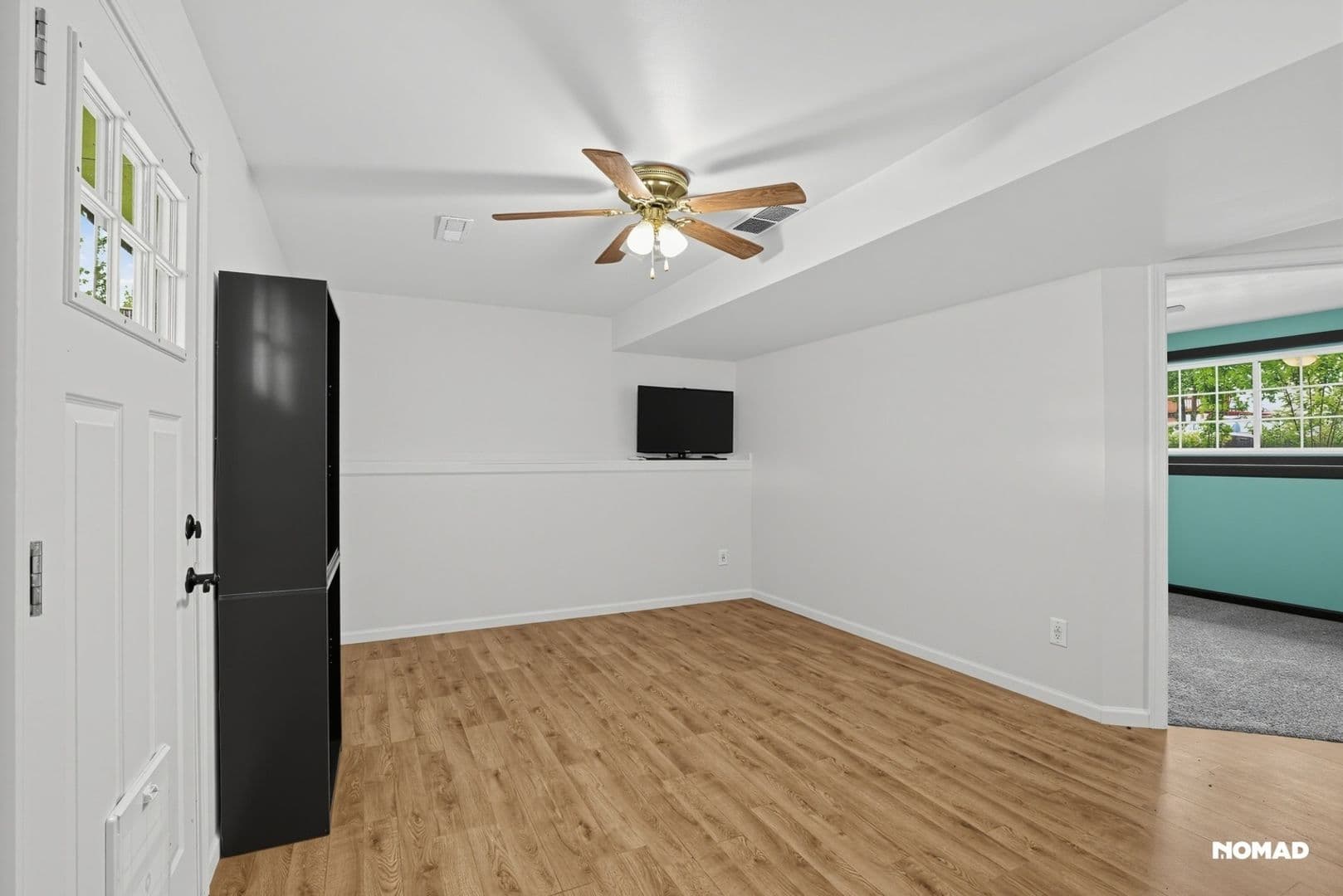 Belton House: 16403 Hinkle Ave